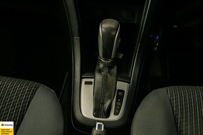 2013 Suzuki Swift - Thumbnail