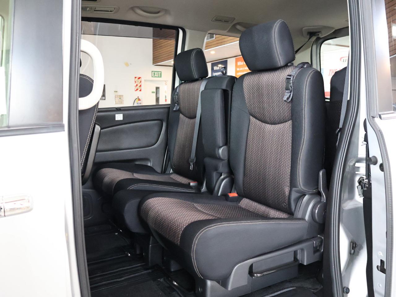 2015 Nissan Serena