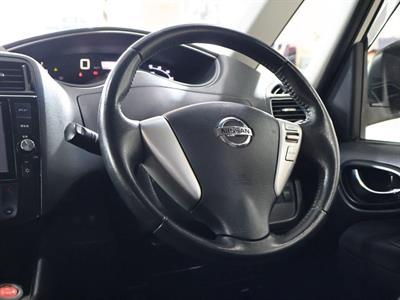 2015 Nissan Serena - Thumbnail