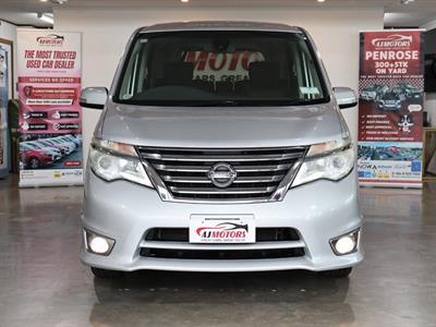 2015 Nissan Serena - Thumbnail