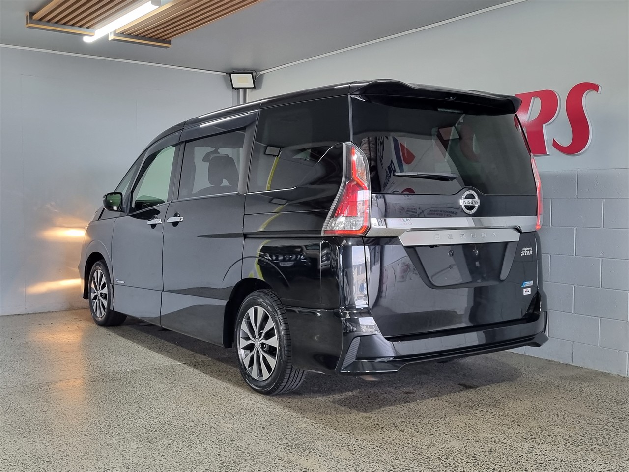2017 Nissan Serena