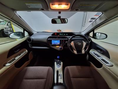 2013 Toyota Aqua - Thumbnail