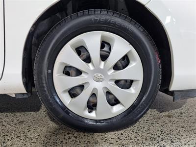 2013 Toyota Aqua - Thumbnail