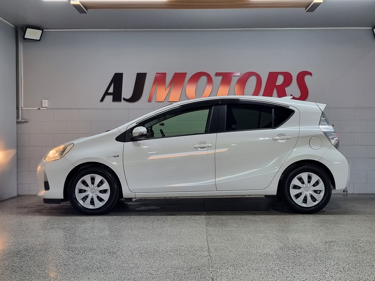 2013 Toyota Aqua