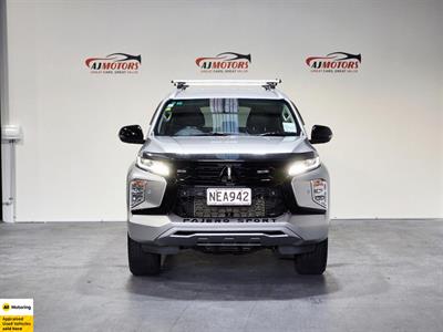 2020 Mitsubishi Pajero Sport - Thumbnail