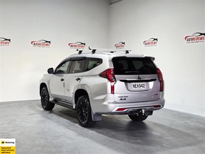 2020 Mitsubishi Pajero Sport - Thumbnail