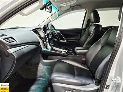 2020 Mitsubishi Pajero Sport - Thumbnail