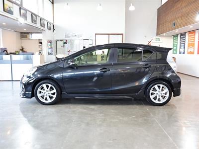 2013 Toyota Aqua - Thumbnail