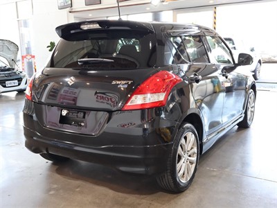 2013 Suzuki Swift - Thumbnail