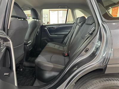 2021 Toyota RAV4 - Thumbnail