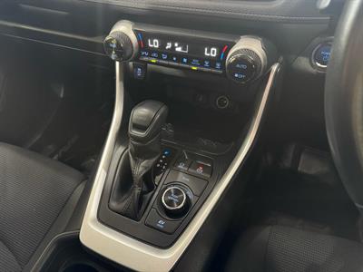 2021 Toyota RAV4 - Thumbnail