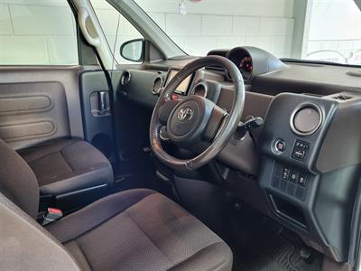 2013 Toyota Porte - Thumbnail
