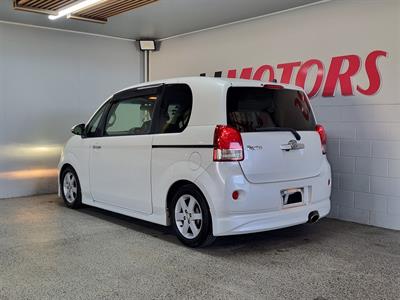 2013 Toyota Porte - Thumbnail