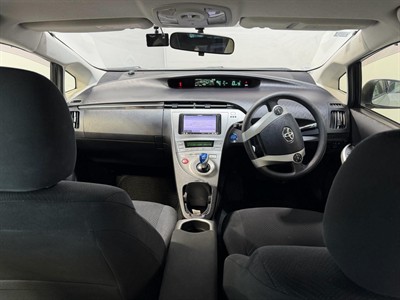 2014 Toyota Prius - Thumbnail