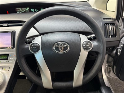 2014 Toyota Prius - Thumbnail