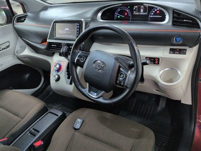 2015 Toyota Sienta - Thumbnail