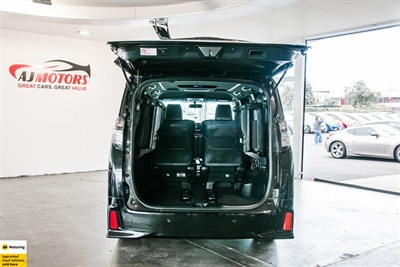 2017 Toyota Vellfire - Thumbnail