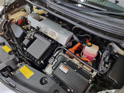 2013 Toyota Prius - Thumbnail
