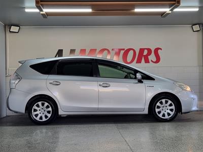 2013 Toyota Prius - Thumbnail