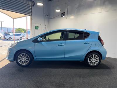2015 Toyota Aqua - Thumbnail