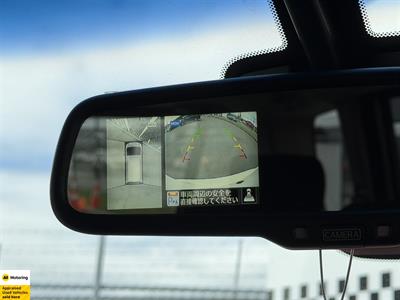 2016 Nissan Serena - Thumbnail