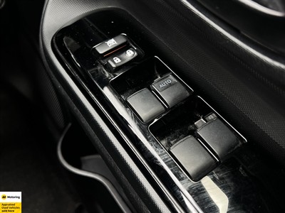 2019 Toyota Aqua - Thumbnail