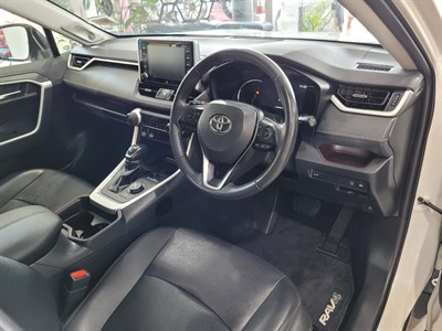 2021 Toyota RAV4 - Thumbnail