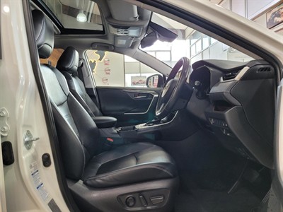 2021 Toyota RAV4 - Thumbnail