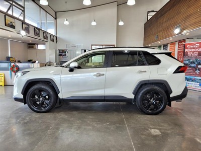2021 Toyota RAV4 - Thumbnail