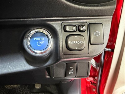 2013 Toyota Aqua - Thumbnail