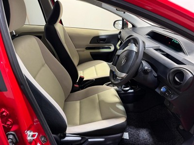 2013 Toyota Aqua - Thumbnail