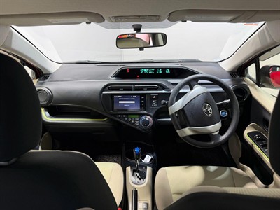 2013 Toyota Aqua - Thumbnail