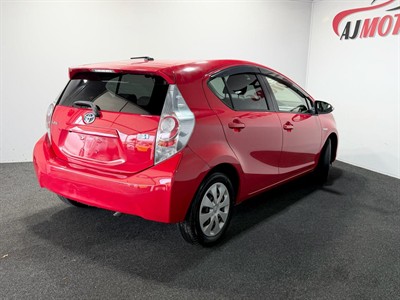 2013 Toyota Aqua - Thumbnail