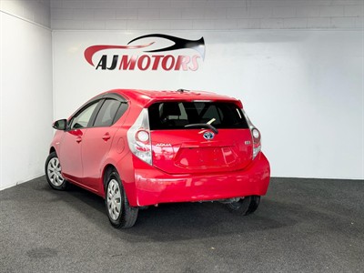 2013 Toyota Aqua - Thumbnail