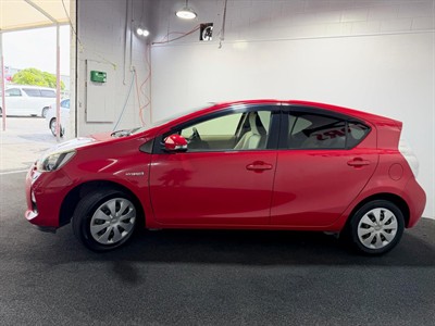 2013 Toyota Aqua - Thumbnail