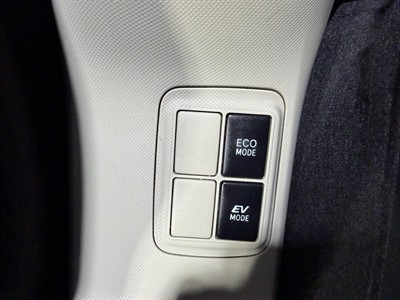 2013 Toyota Aqua - Thumbnail