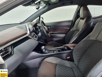 2017 Toyota C-HR - Thumbnail