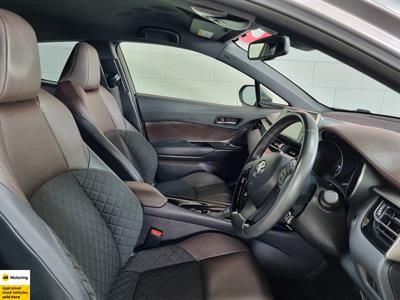 2017 Toyota C-HR - Thumbnail