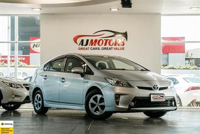 2015 Toyota Prius - Thumbnail