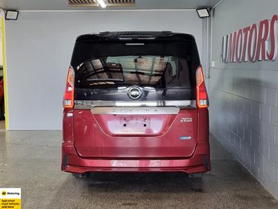 2016 Nissan Serena - Thumbnail