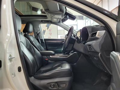 2021 Toyota Highlander - Thumbnail