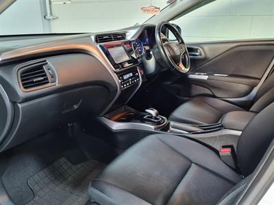 2016 Honda Grace - Thumbnail