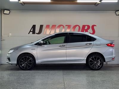 2016 Honda Grace - Thumbnail