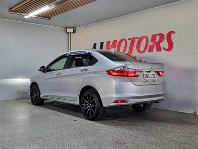 2016 Honda Grace - Thumbnail