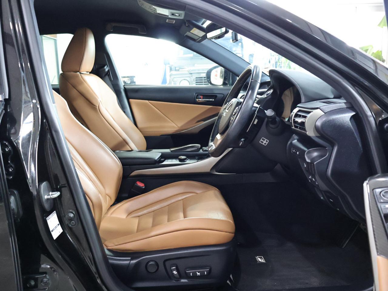 2015 Lexus IS 300h