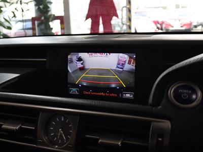 2015 Lexus IS 300h - Thumbnail