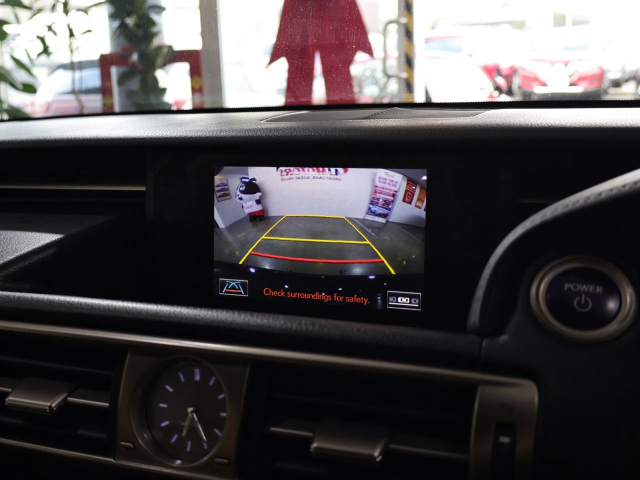 2015 Lexus IS 300h