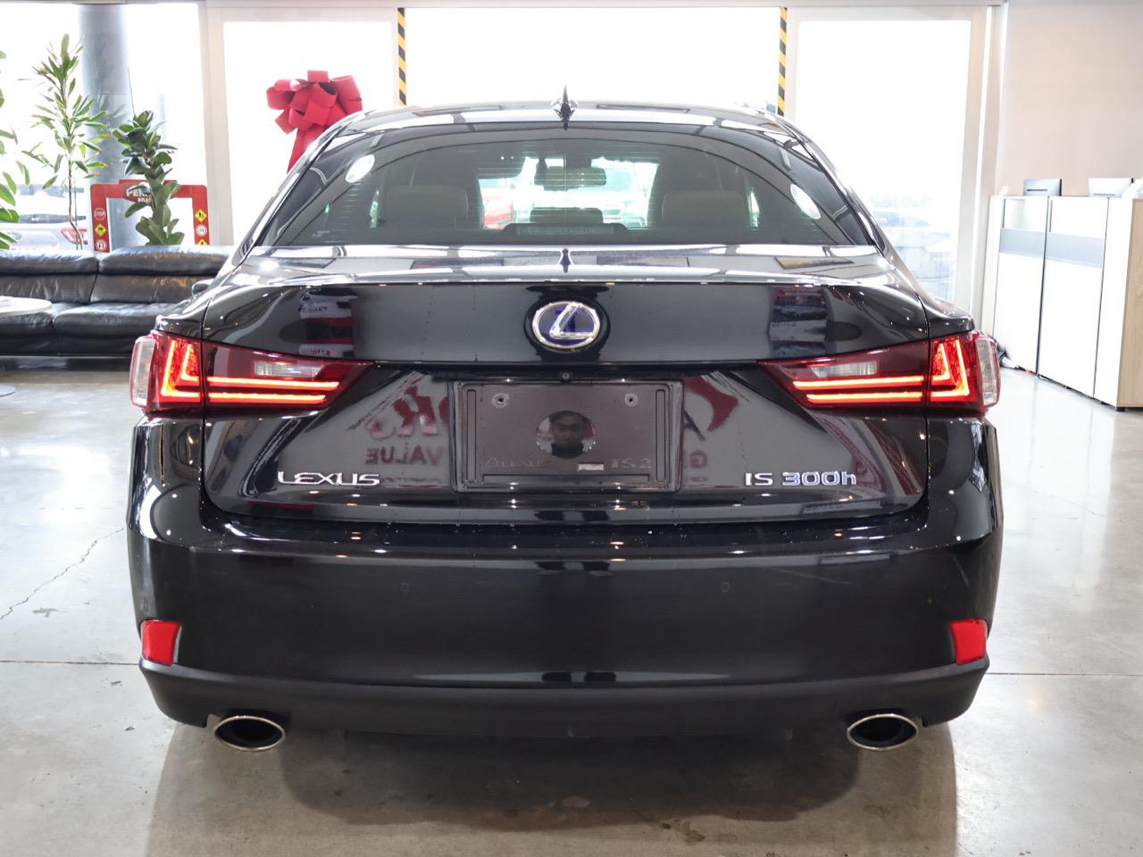 2015 Lexus IS 300h
