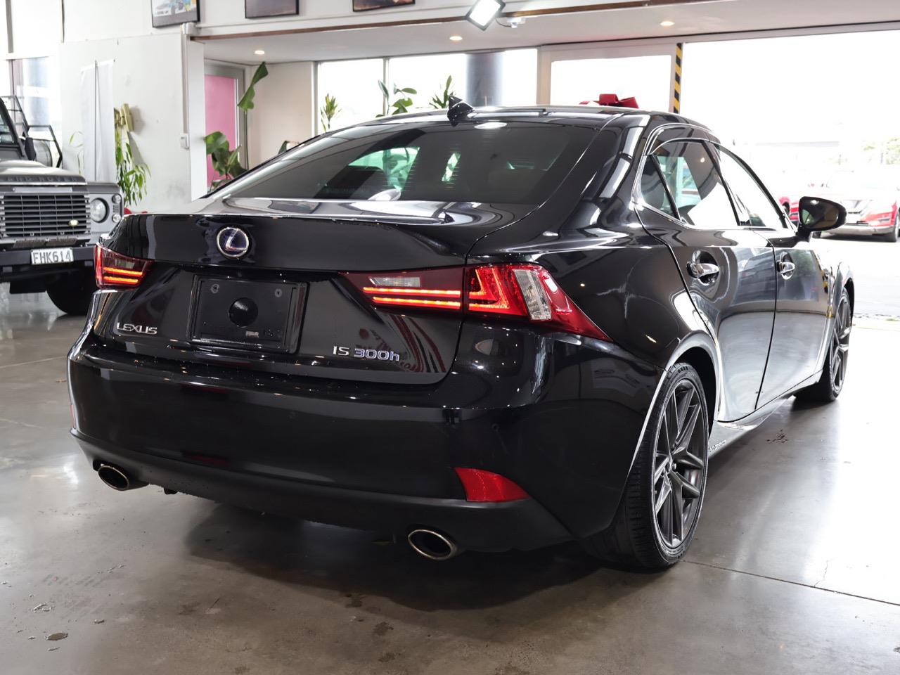 2015 Lexus IS 300h
