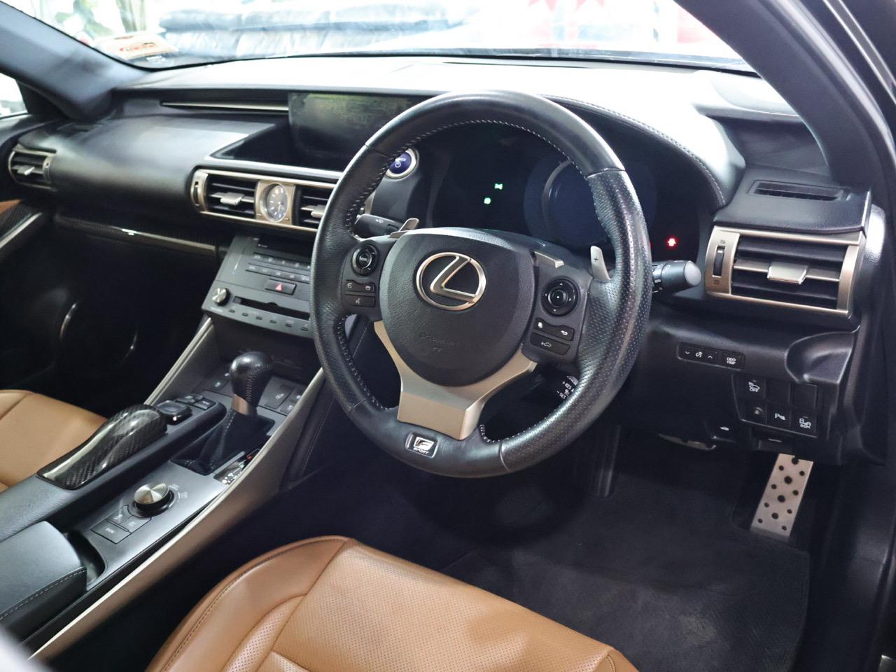 2015 Lexus IS 300h